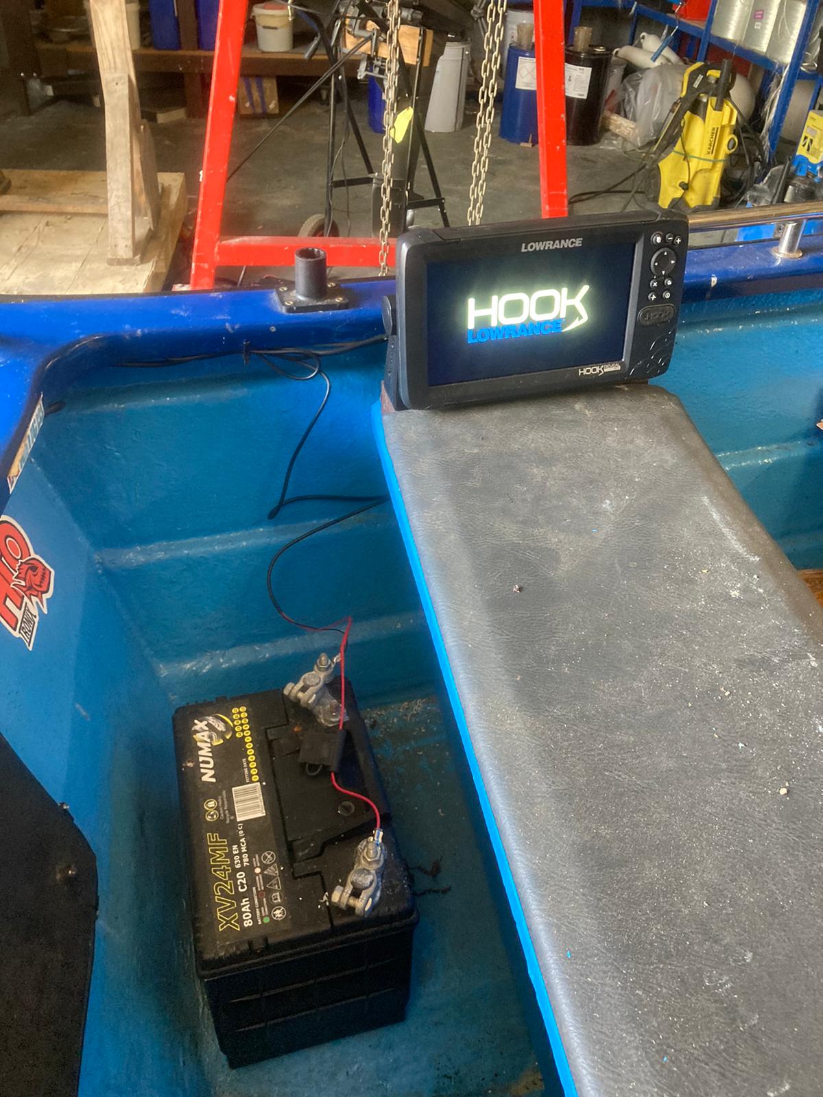Simple installation of a fish finder